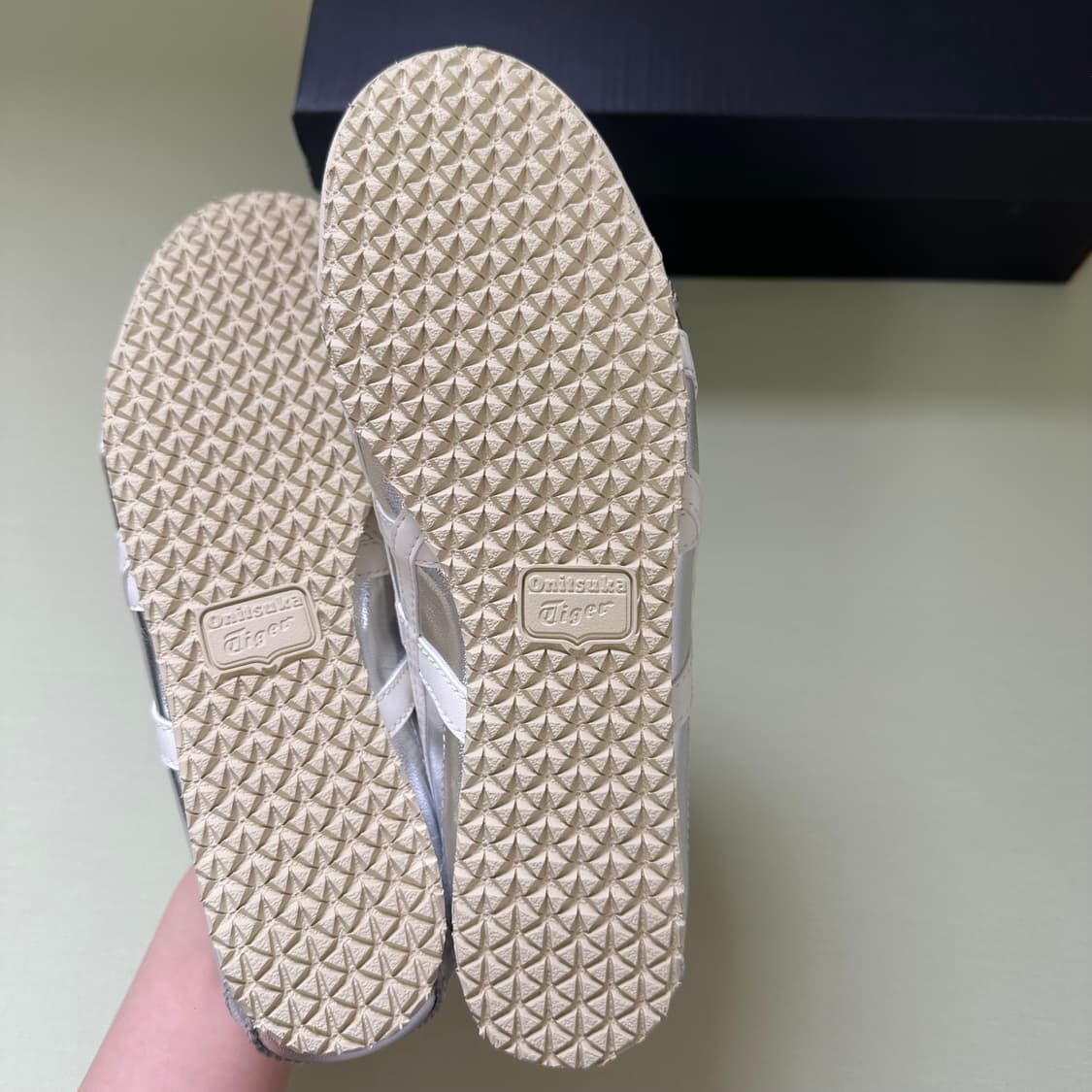 (새상품) 오니츠카 타이거 멕시코 66 화이트 실버 상품이미지3