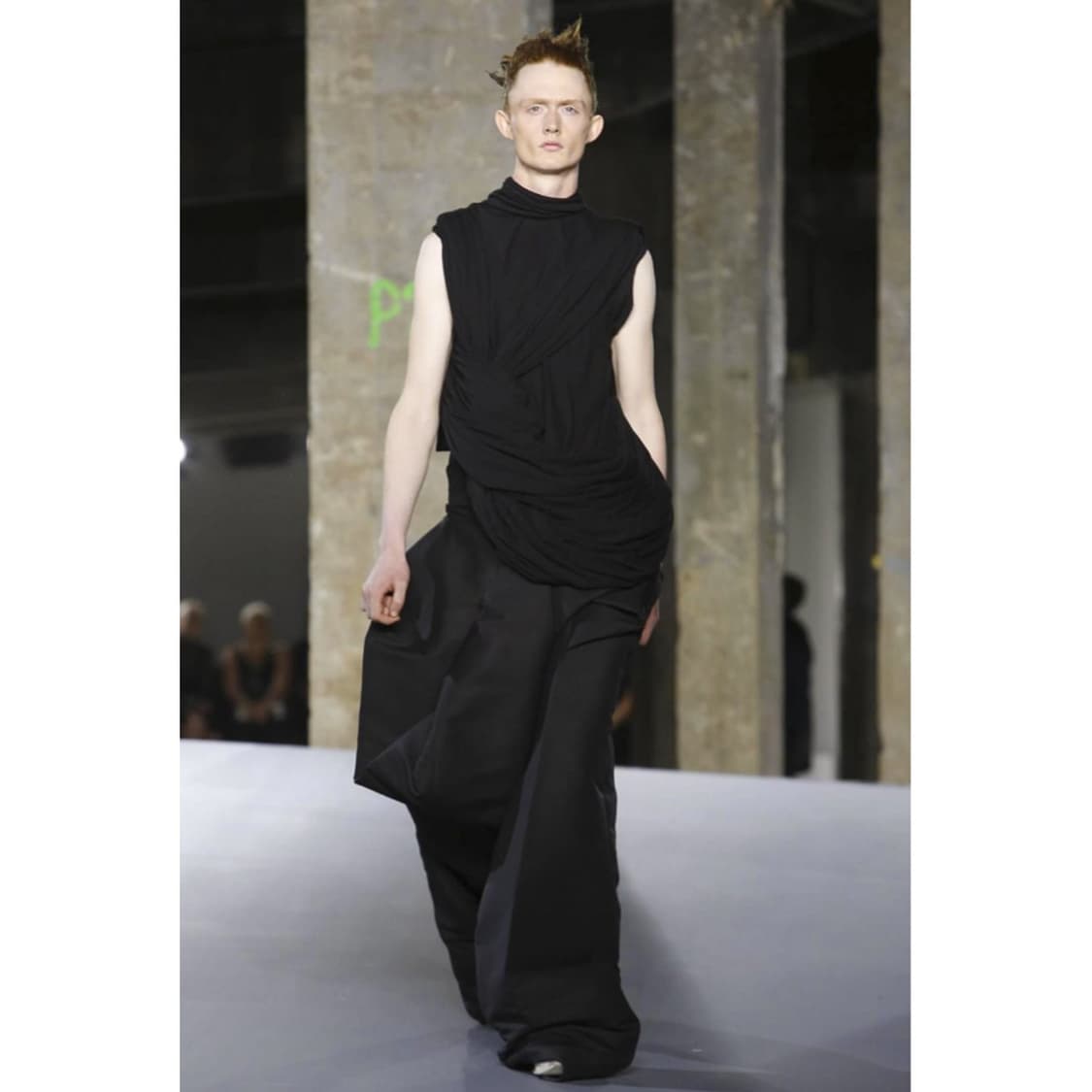 릭오웬스 - 17SS WALUS 드레이프 슬리브리스 - 블랙 - 5 상품이미지4