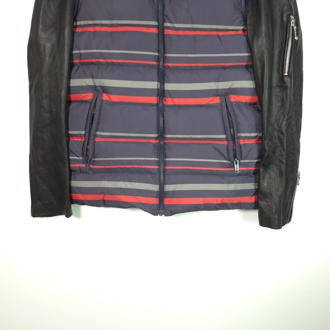 UNDERCOVER Archive 레더 슬리브 스트라이프 다운 자켓 3 상품이미지4