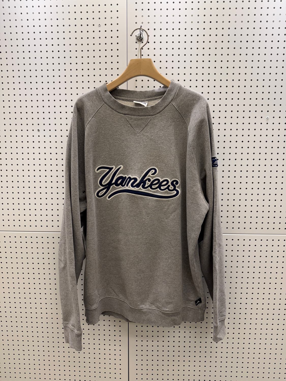 아디다스 뉴욕 양키스 로고 맨투맨 그레이 U954 상품이미지2