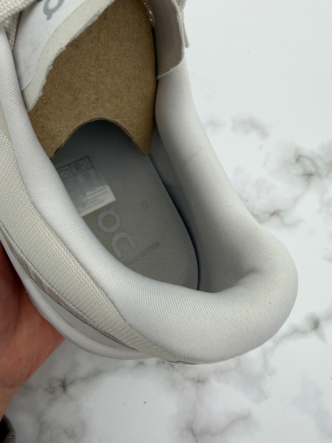 온러닝 클라우드몬스터2 샌드 프로스트 상품이미지2