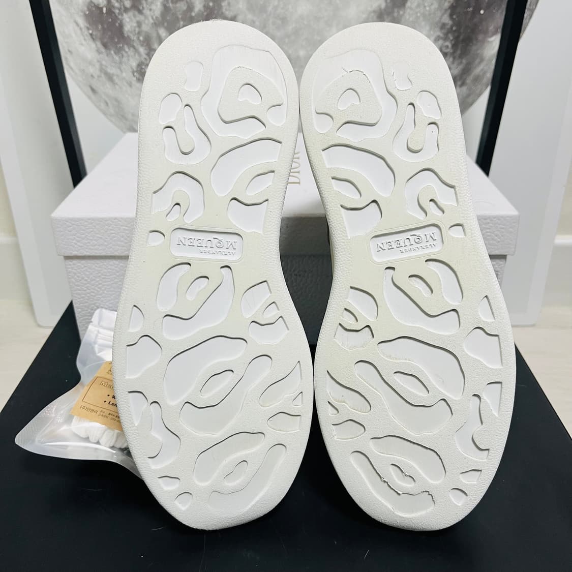 정품 36.5) 알렉산더 맥퀸 오버솔 스니커즈 230~235 상품이미지5