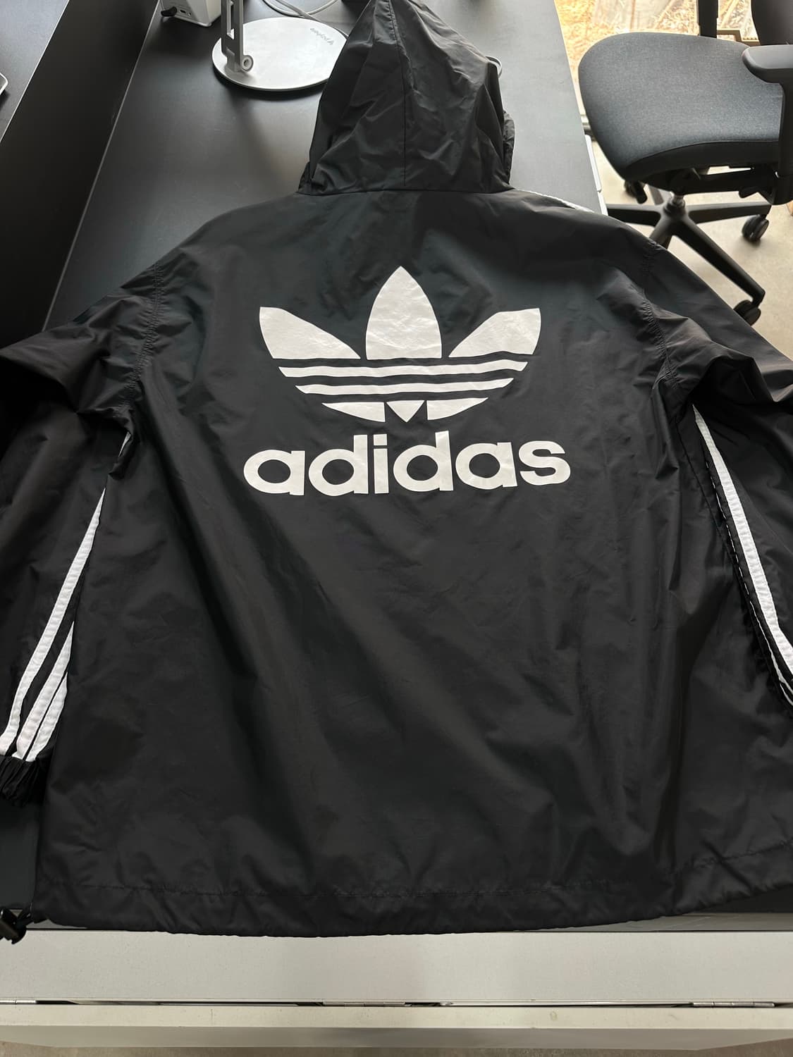 아디다스 윈드브레이커 후드 웜업져지 상품이미지4