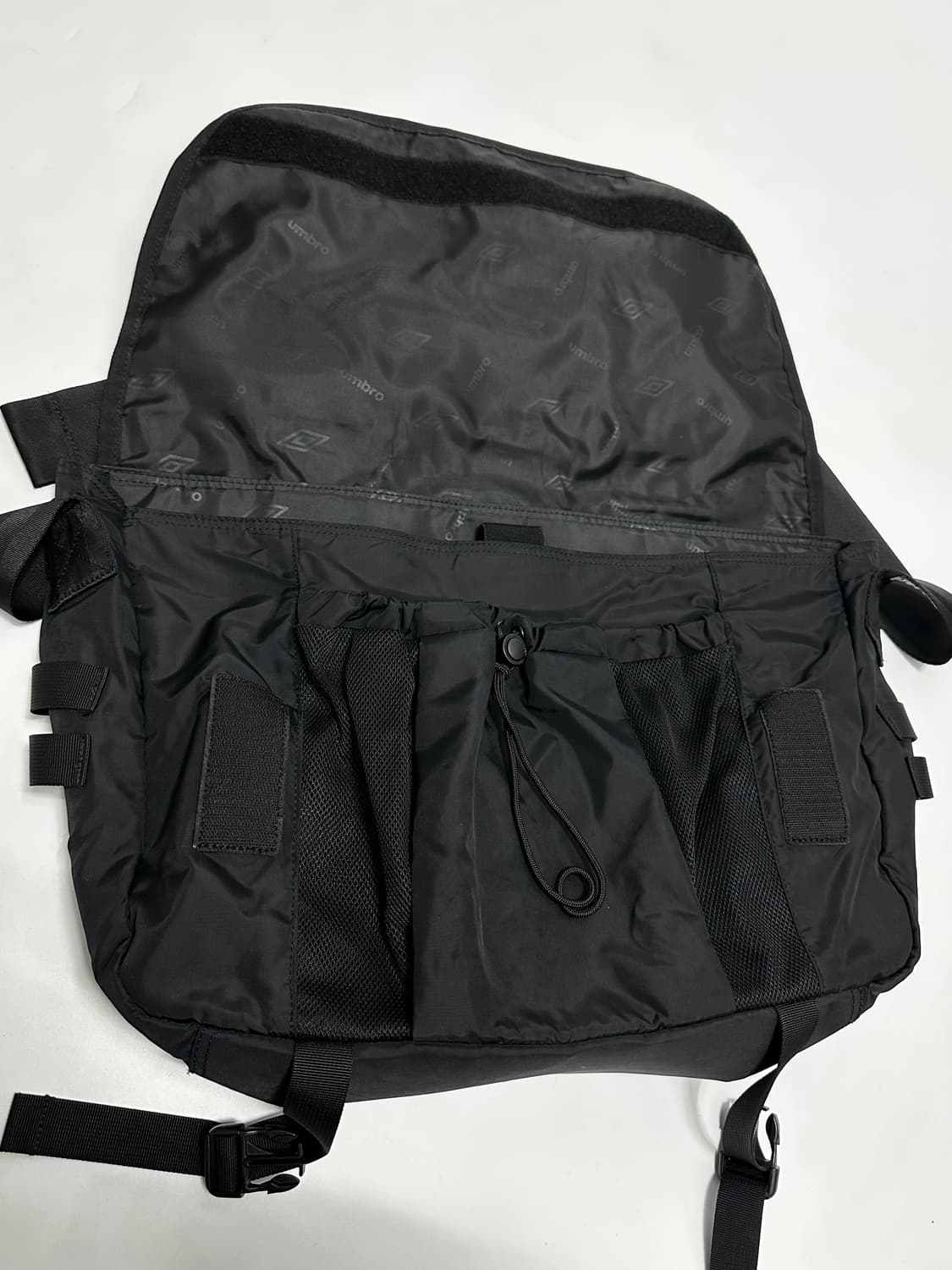 엄브로 메신저백 크로스백 가방 상품이미지4