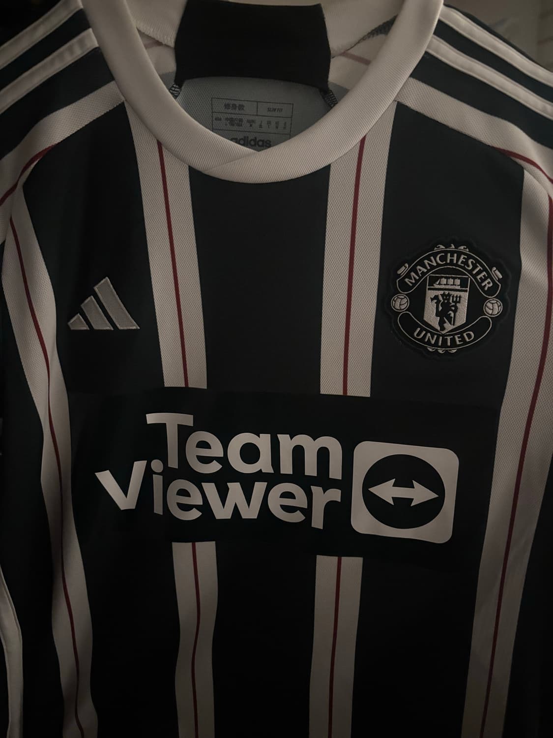 맨유23-24시즌 어웨이 유니폼 상품이미지1