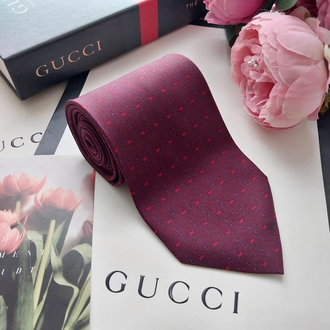 구찌 g로고 전체 패턴 넥타이 버건디 컬러 9.3cm A등급 K2620 상품이미지3