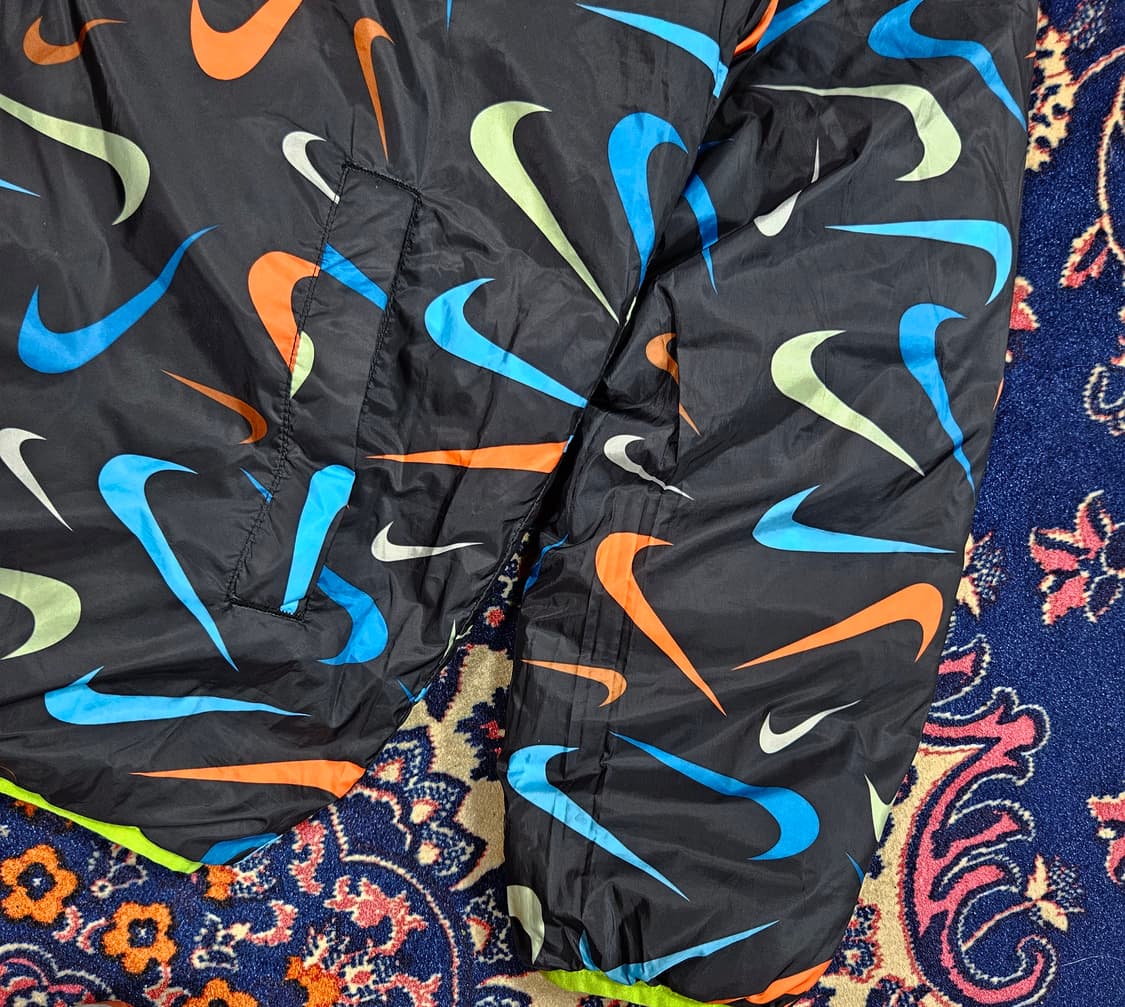 나이키(Nike) 스우시 패터니즈 리버시블 다운 경량 패딩 L size 상품이미지5