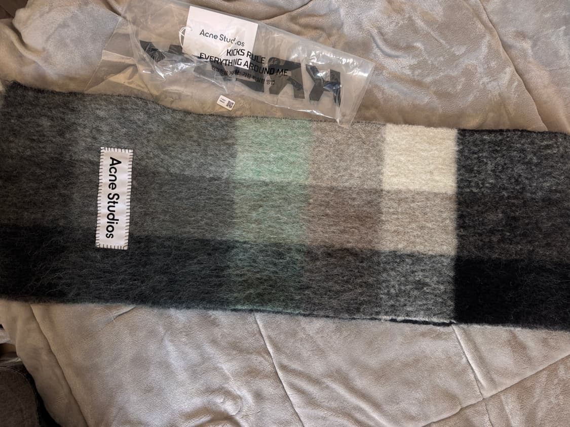 아크네 체크 머플러 상품이미지2