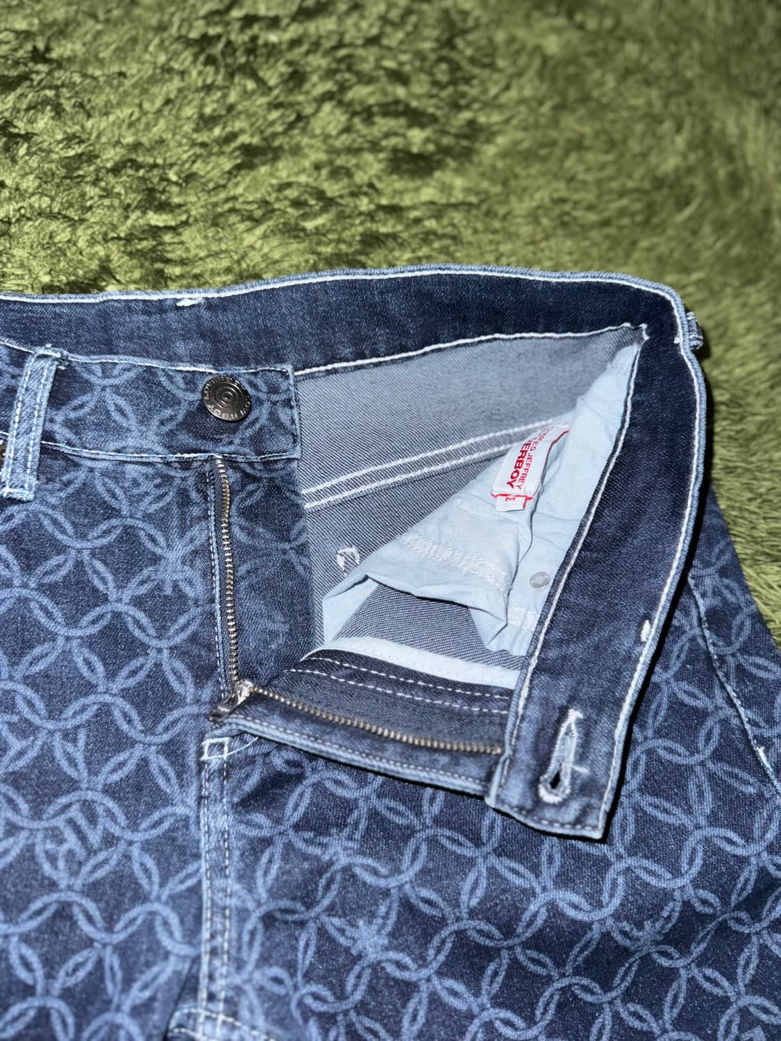 [M] 찰스 제프리 러버보이 지오메트릭 패턴 부츠컷 데님 팬츠 상품이미지3