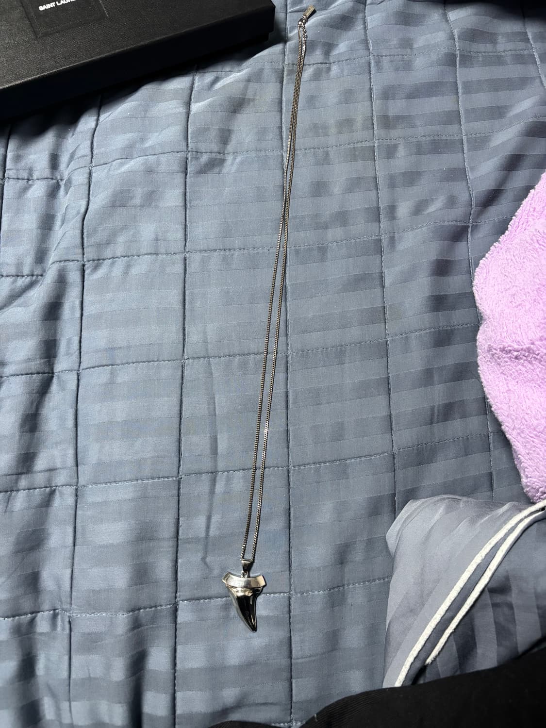 생로랑 샤크 투스 목걸이 상품이미지2