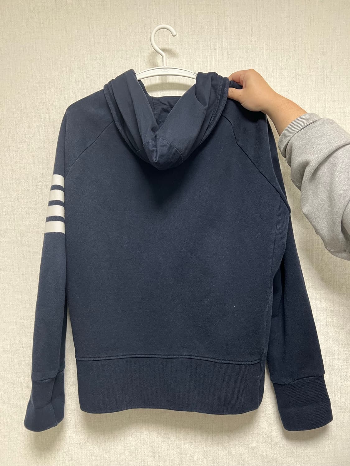 톰브라운 사선 후드집업 상품이미지3