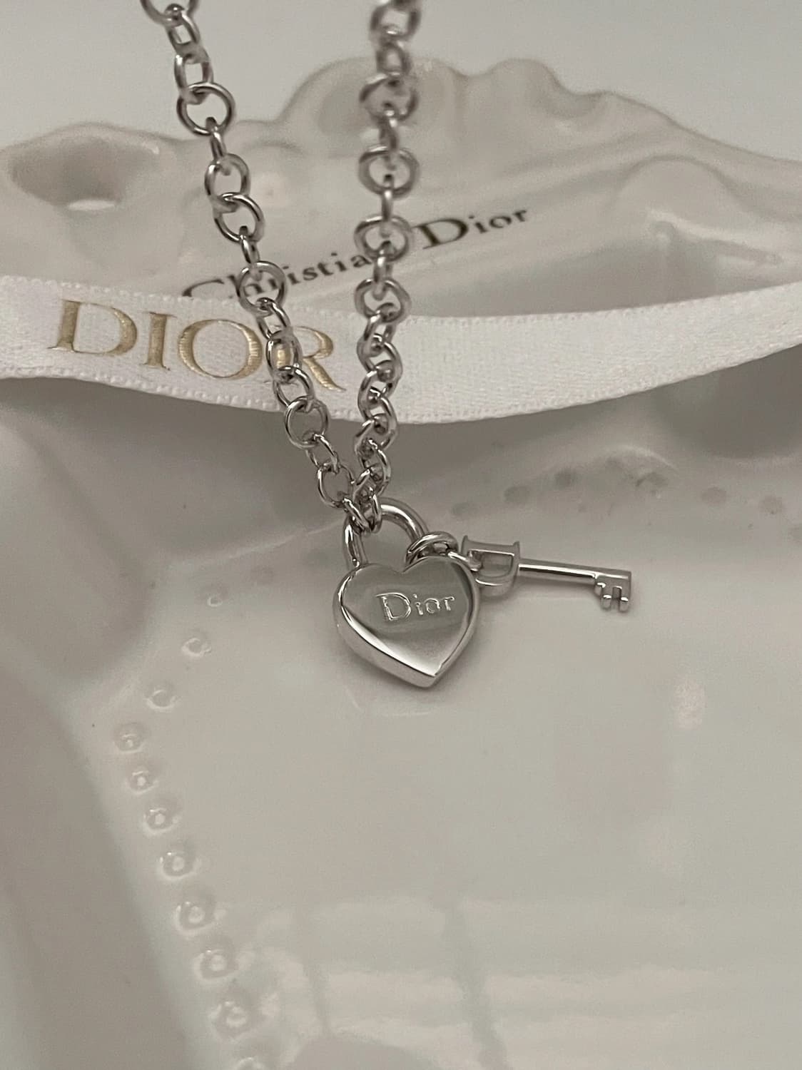 Christian Dior necklace / 디올 하트 자물쇠 목걸이 상품이미지1