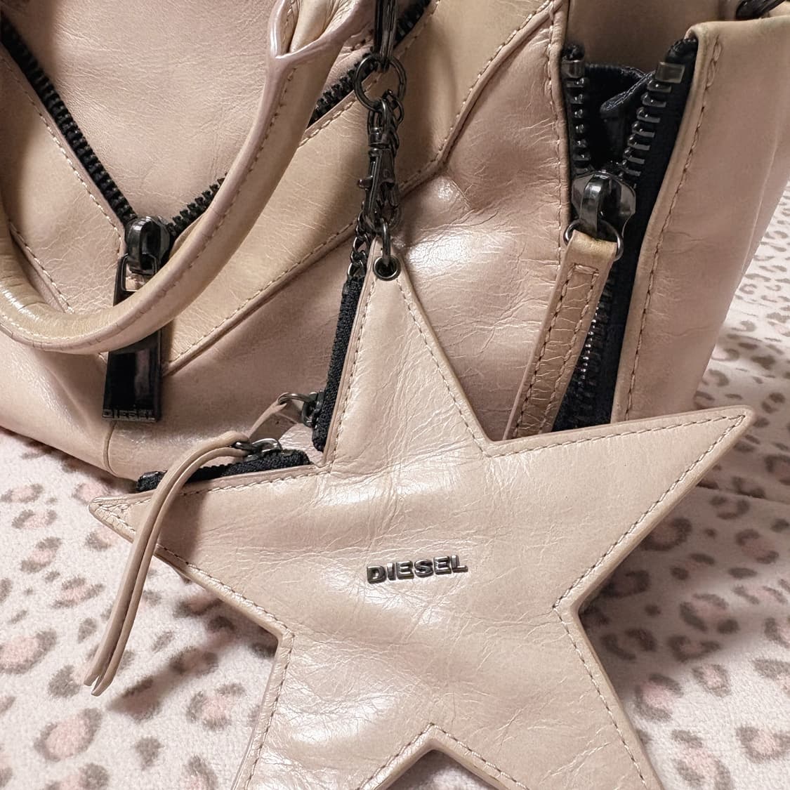 디젤 히메갸루 핑크 스타 지퍼 아카이브 한정 크로스백 도트백 상품이미지4