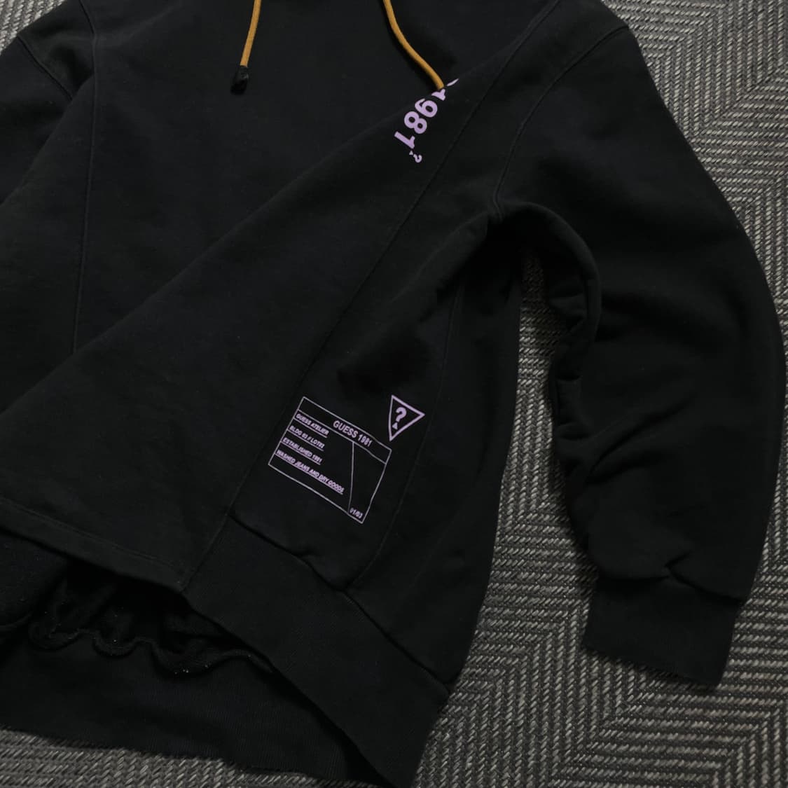 GUESS 올드스쿨 빅로고 후드 티셔츠 블랙y 4573 상품이미지4