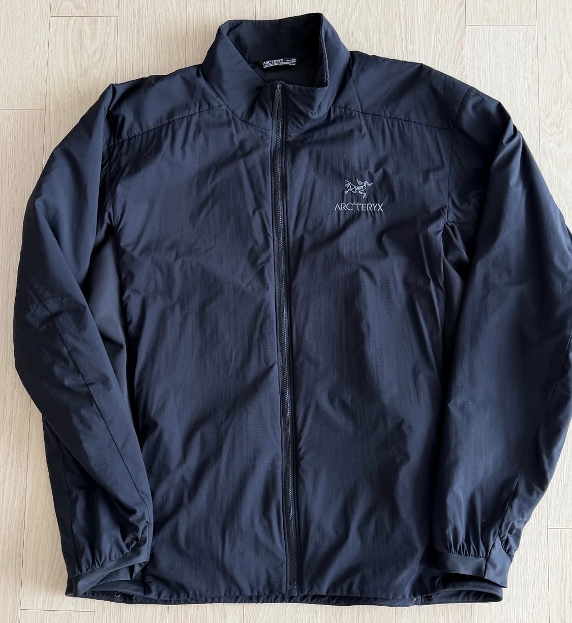 아크테릭스 아톰 LT 자켓 L 사이즈  상태 8.8/10  사진찍고 절대 상품이미지1
