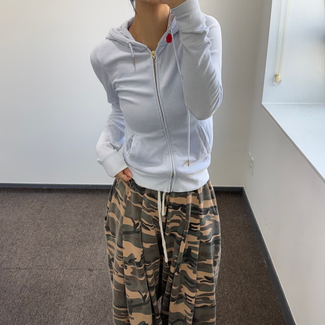 Juicy couture 쥬씨꾸뛰르 라이트 블루 벨벳 후드집업 상품이미지1