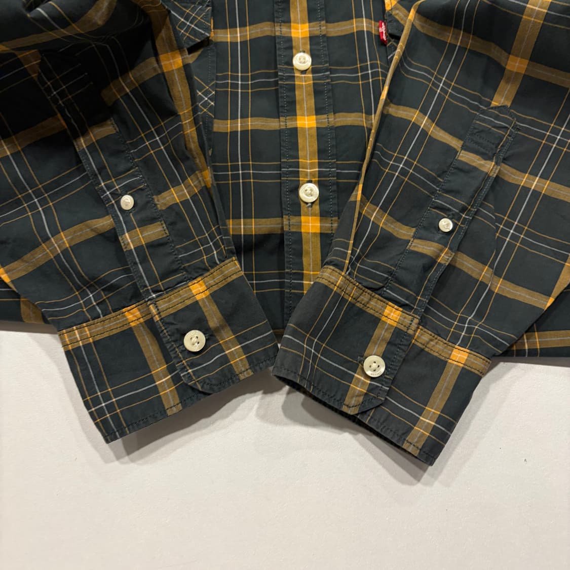 [L] 리바이스 투포켓 스탠다드핏 블랙/옐로우 체크 셔츠 D704 상품이미지6