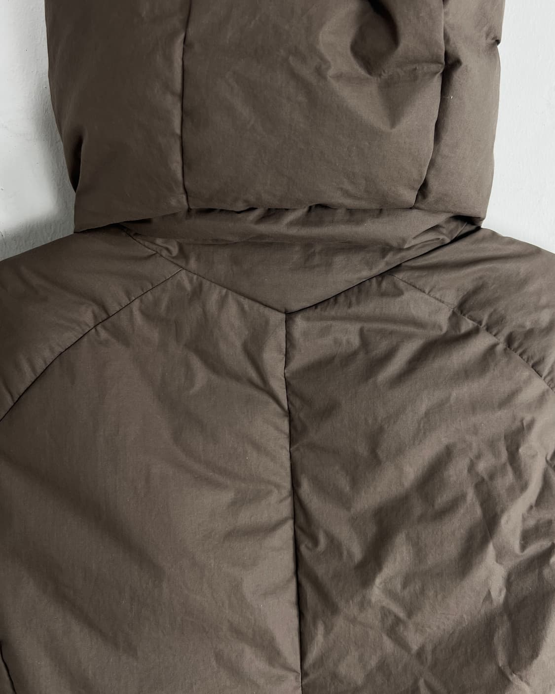 Attachment Typewriter Highneck Down Vest 상품이미지9