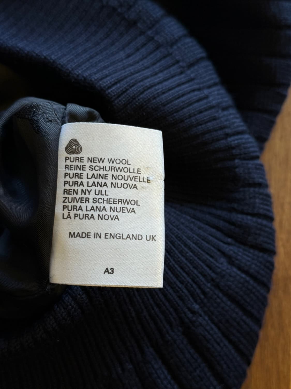 버버리 스코티쉬 숄칼라 가디건 105~110 상품이미지8