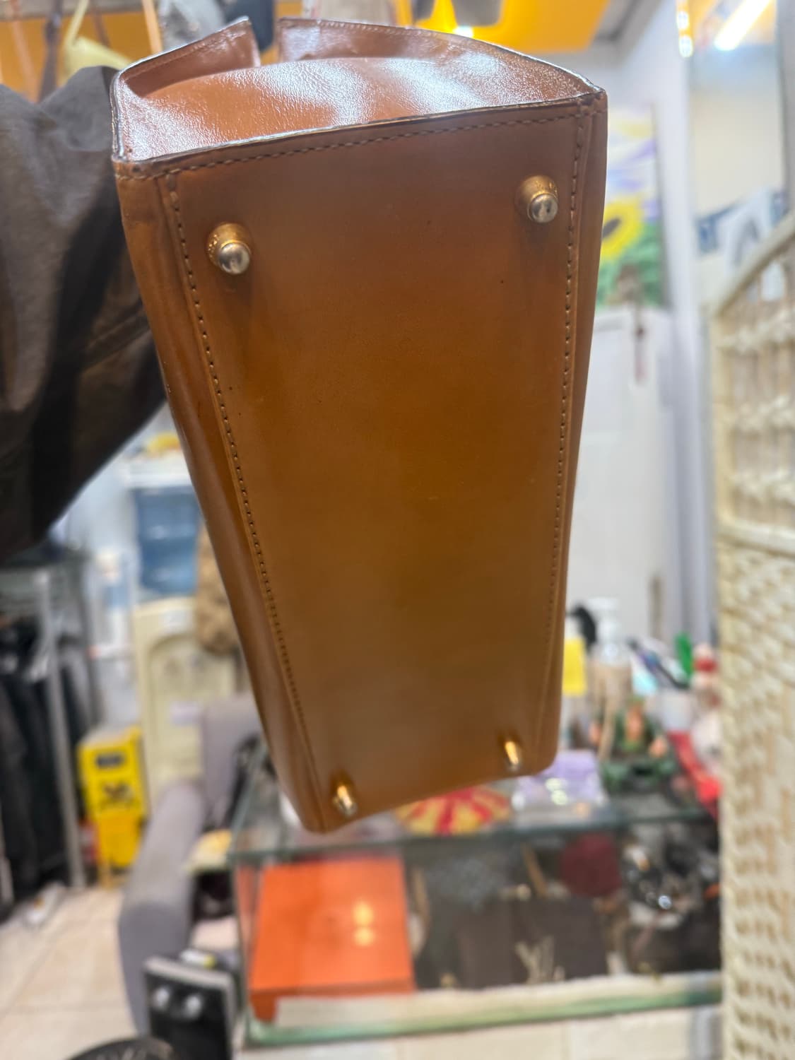 정품 펜디 레더 토트백 팝니다 상품이미지6