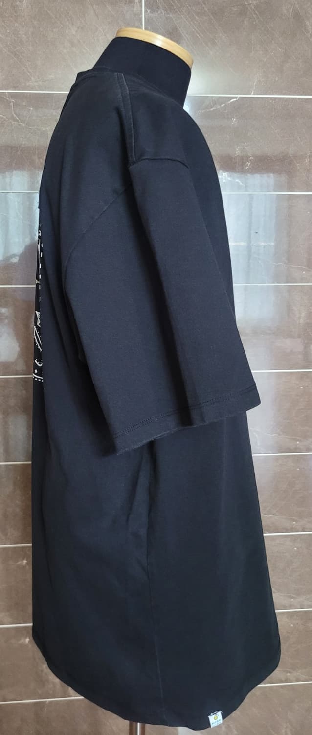 (남성105사이즈)NOVO x R'ZIOZIA 스마일 반팔티 상품이미지4