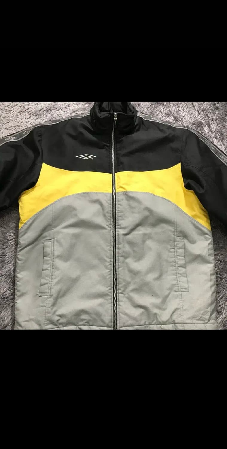 [[XL, 공용] 엄브로 (UMBRO) 올드스쿨 사이드라인 누빔안감 자켓 상품이미지1