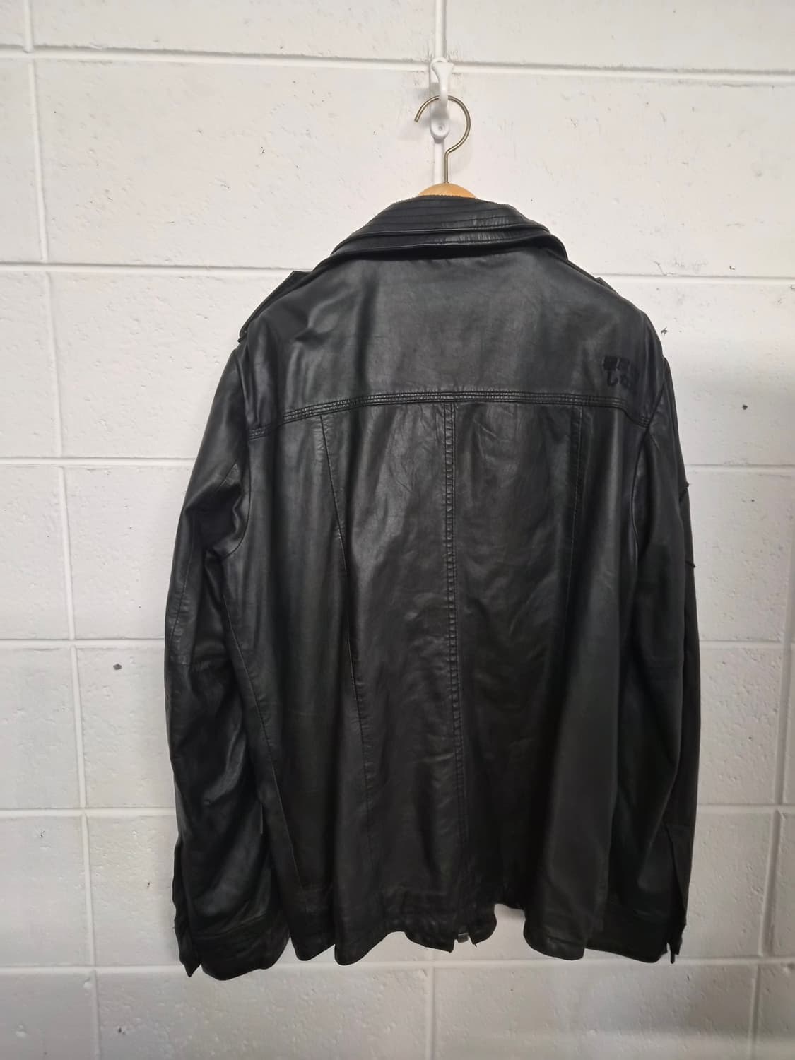 M/100) Superdry 슈퍼드라이 베컴 레더자켓 팝니다 상품이미지2