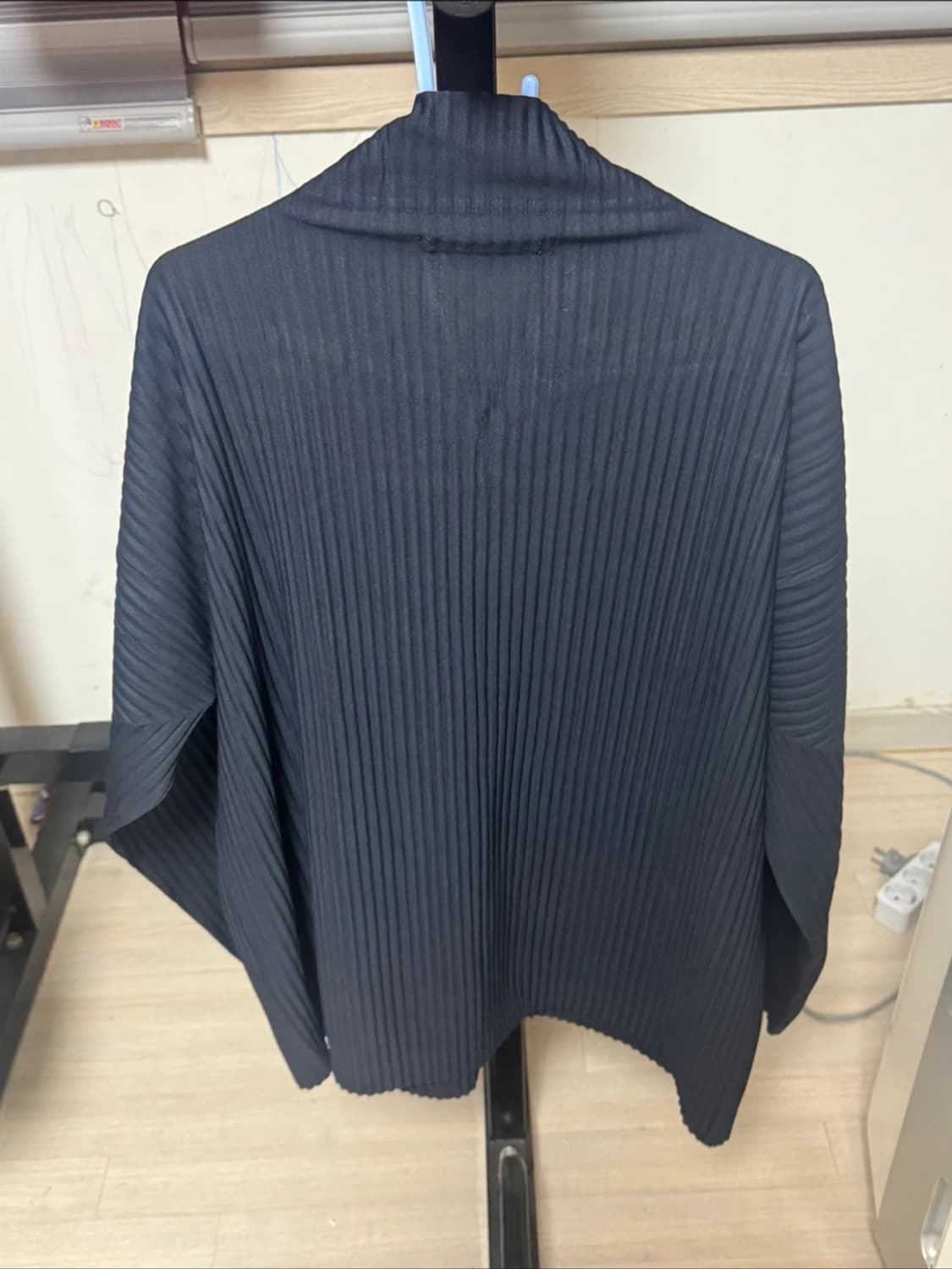 이세이미야케 옴므플리세 집업 네이비 3사이즈 상품이미지4