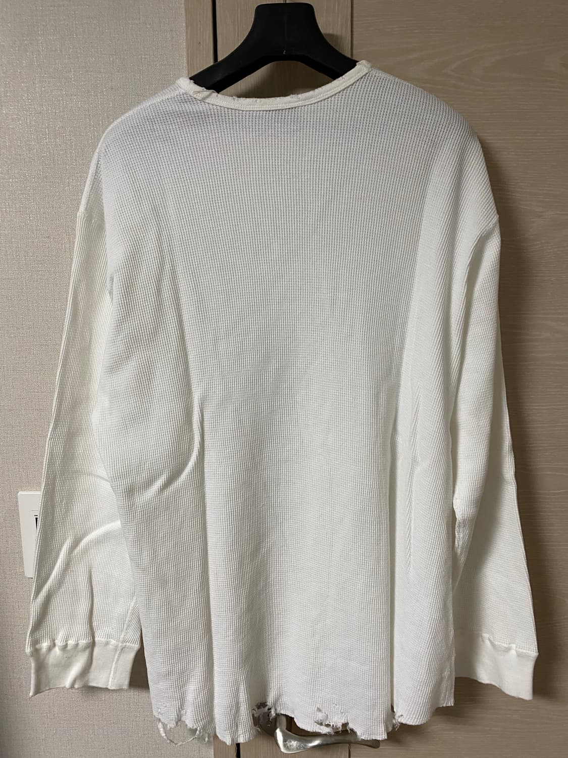 안셀름 데미지 와플 롱슬리브 화이트 1사이즈 상품이미지8