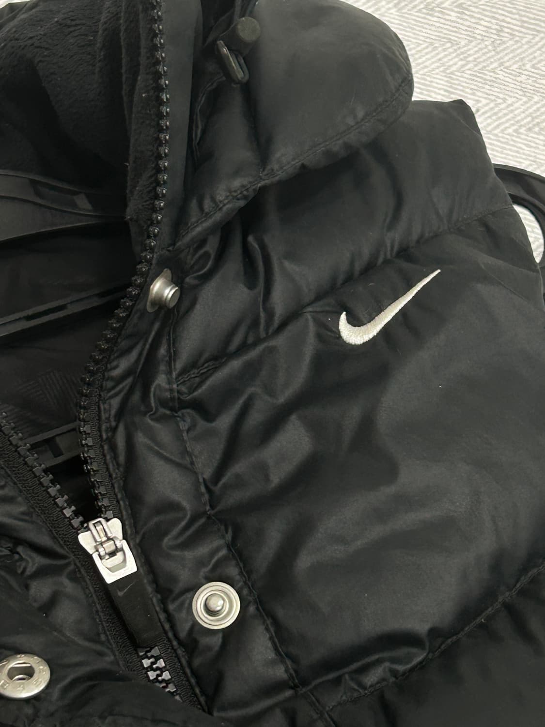 나이키 덕다운 550 패딩조끼 여성 M 블랙 상품이미지4