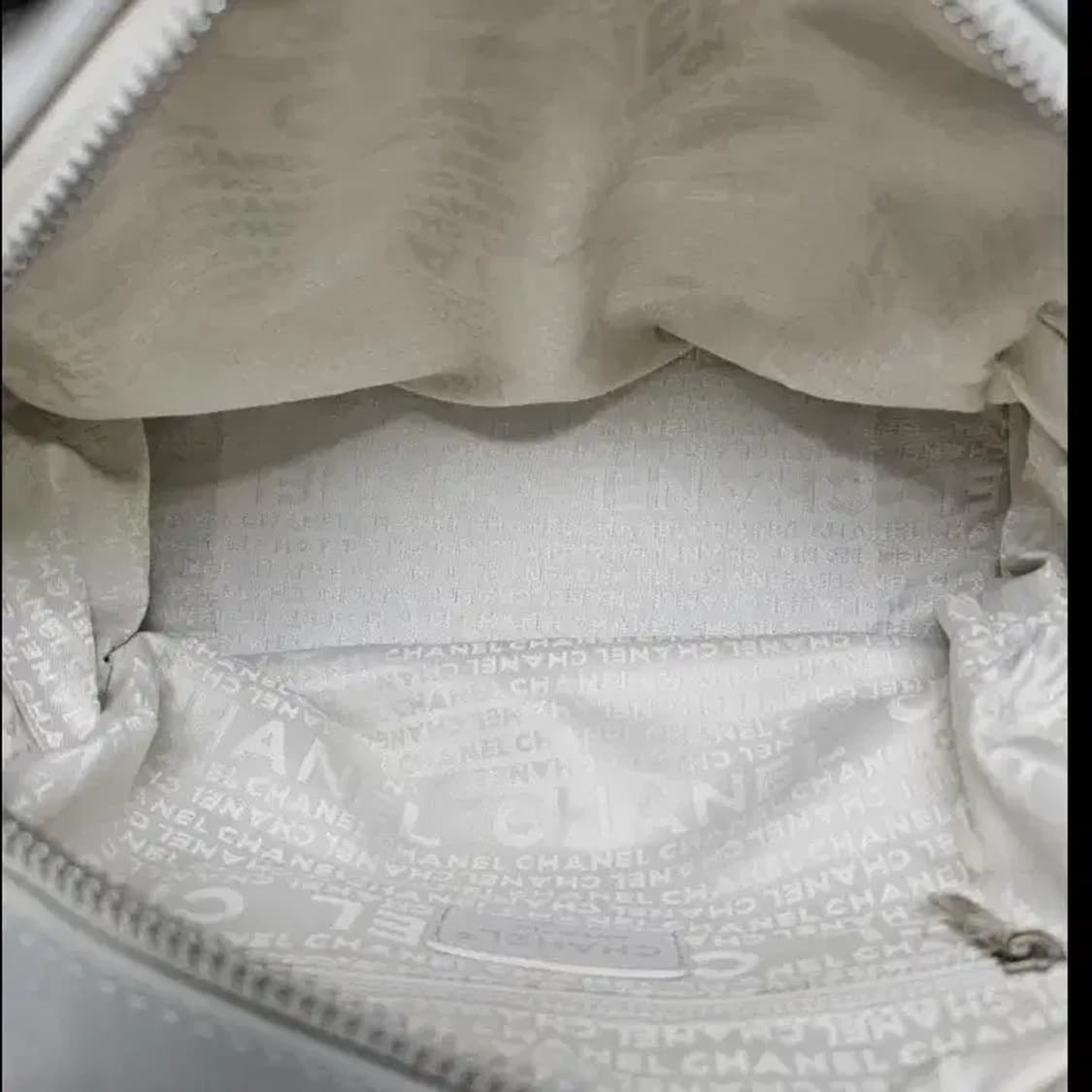 정품 샤넬 가죽 토트백 상품이미지3