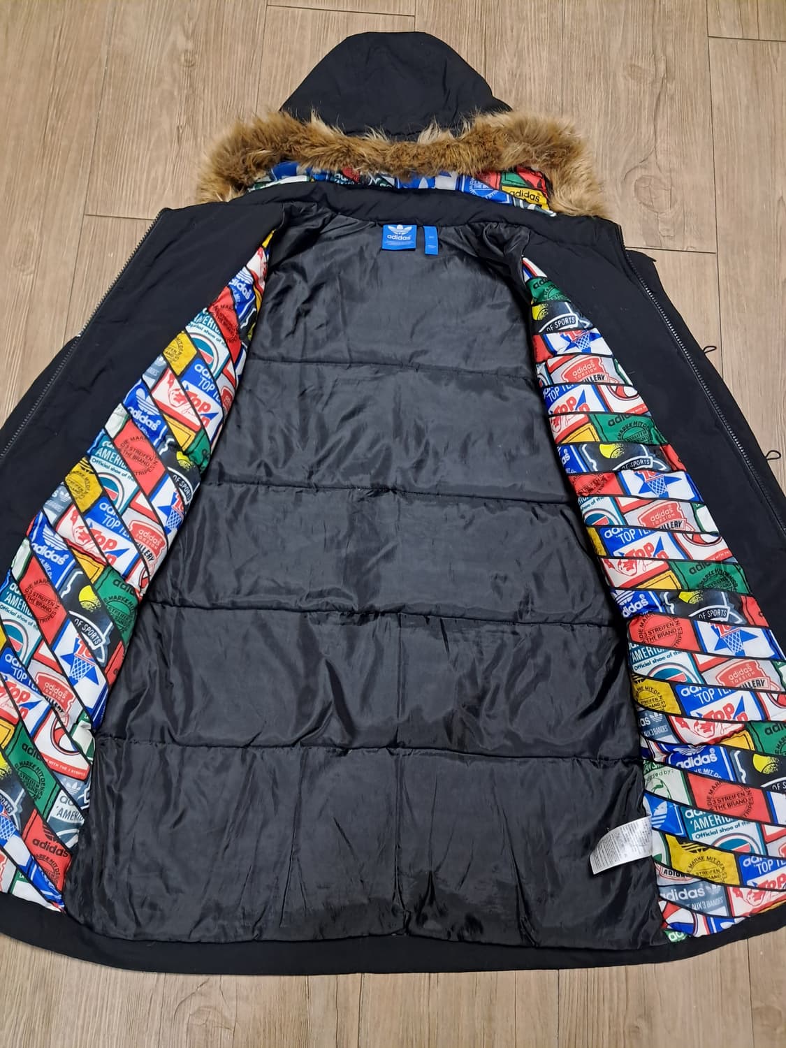 아디다스 뱃지 롱패딩 남성100  상품이미지6