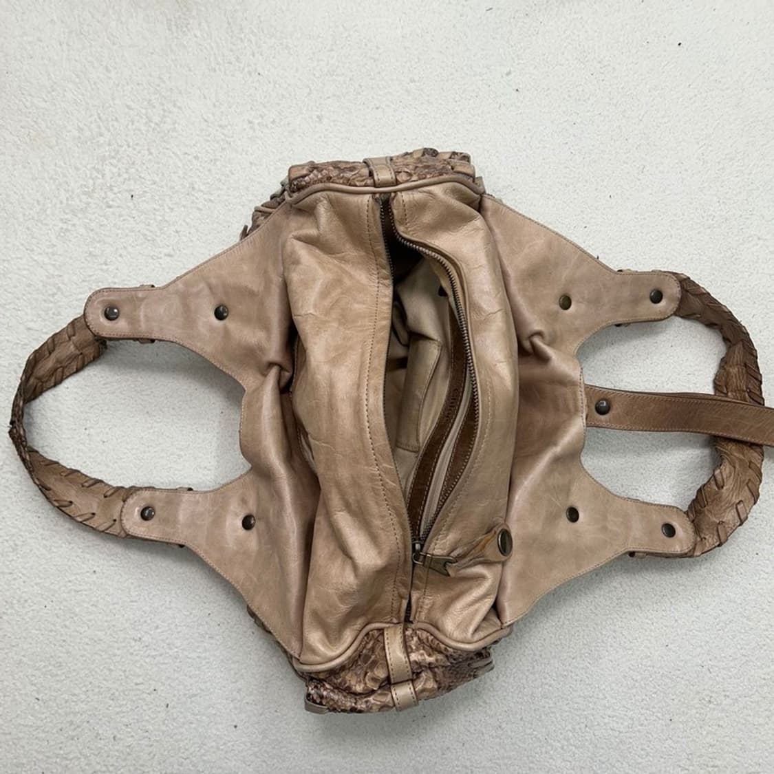 끌로에 실버라도 파이톤 도트백 한정판 상품이미지6