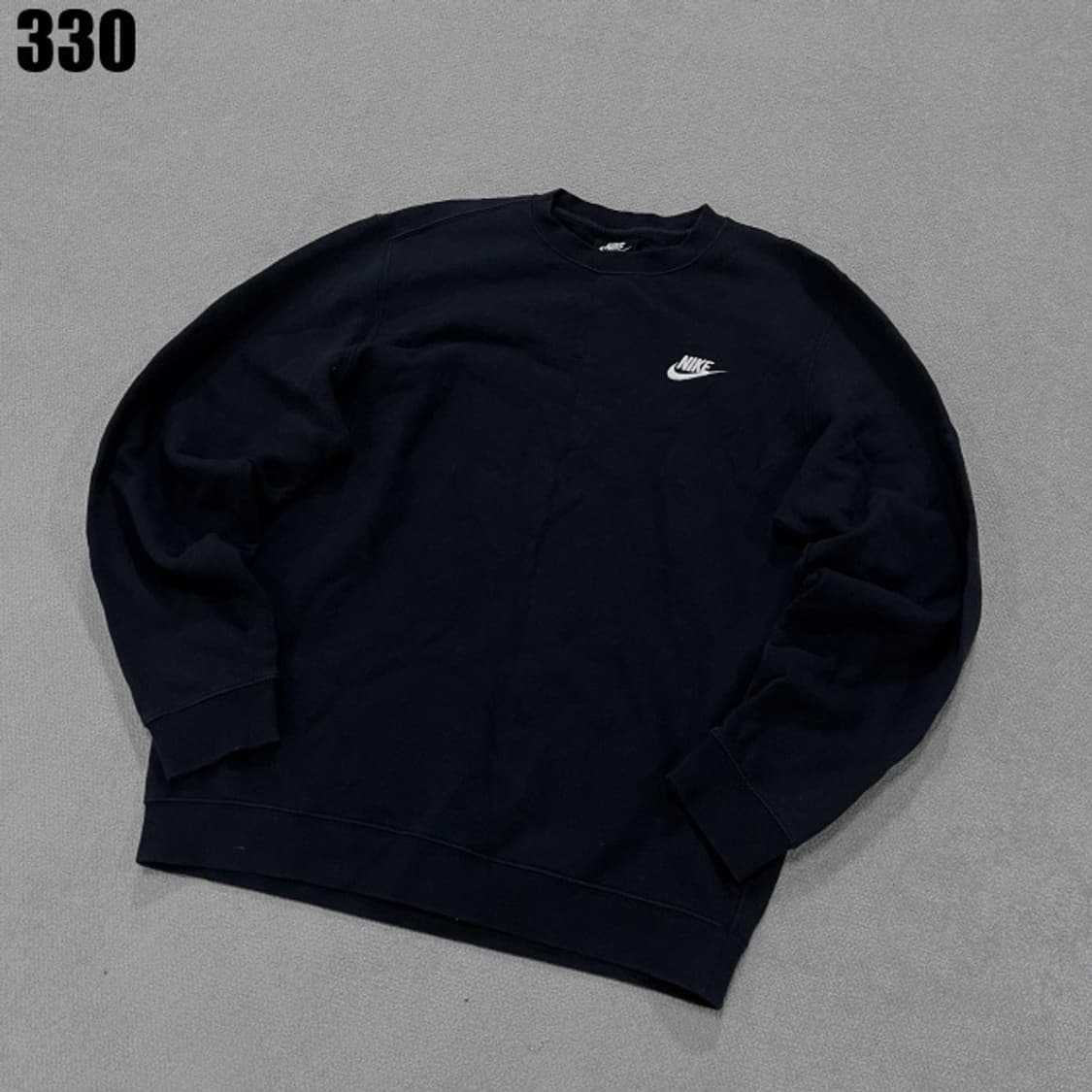 나이키 스우시 블랙 맨투맨  상품이미지1