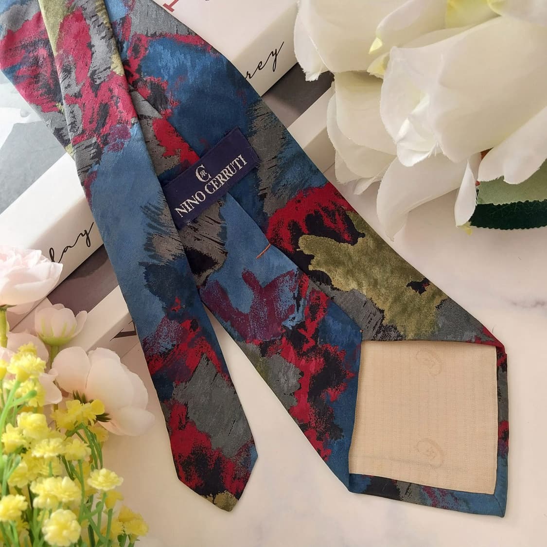 니노 세루티 실크 아트 패턴 넥타이 8.8cm A+등급 K1318
 상품이미지5