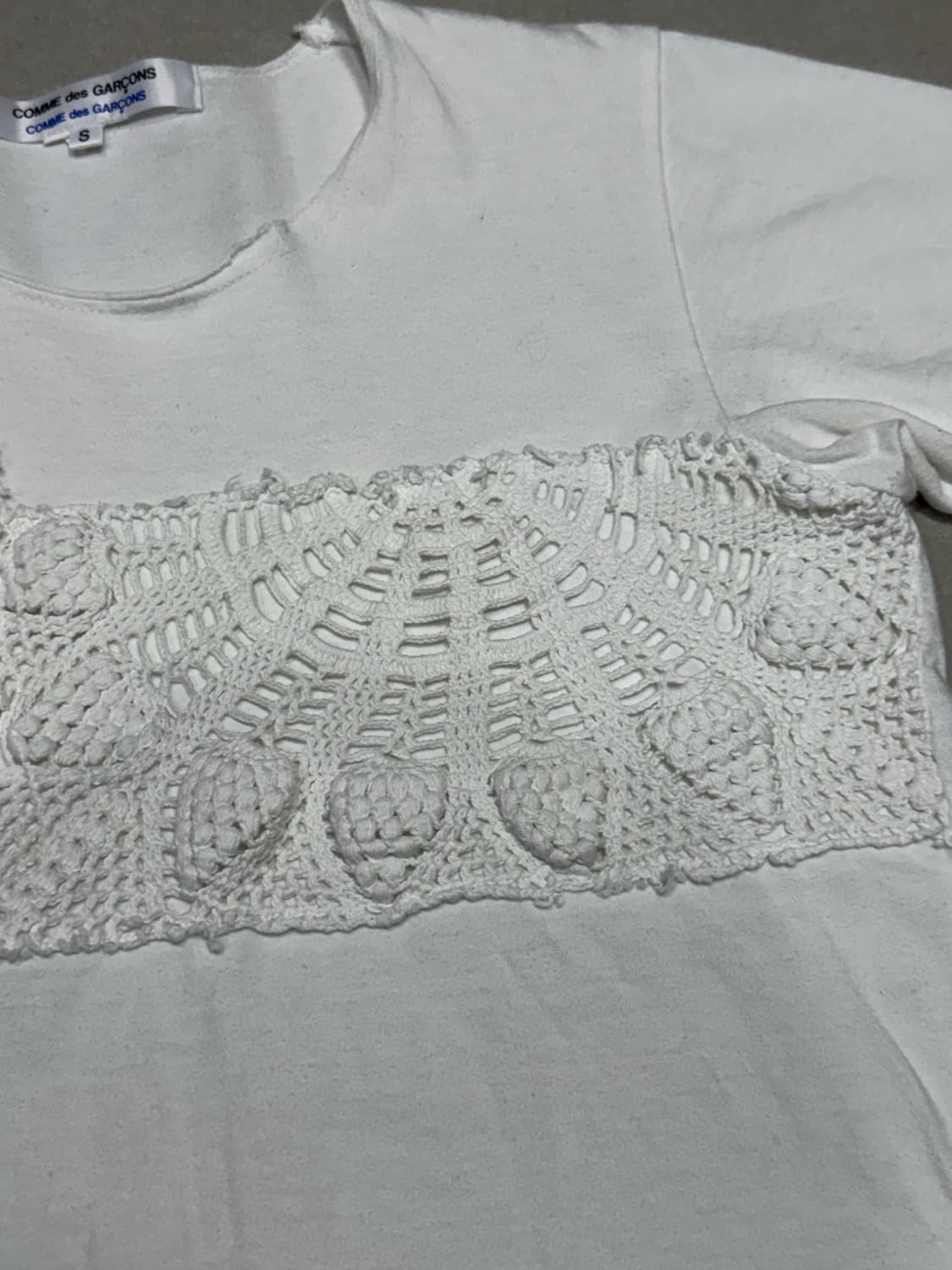 꼼데가르송 아카이브 거미줄 크로쉐 망사 디테일 반팔 티셔츠 상품이미지3