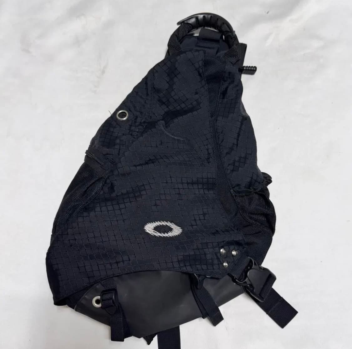 오클리 블랙 슬링백 상품이미지1