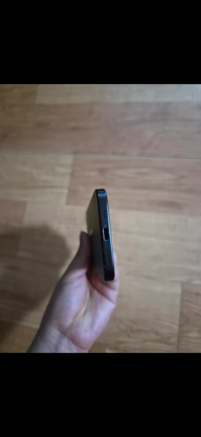 S 급 아이폰 15 블랙 128기가 상품이미지6