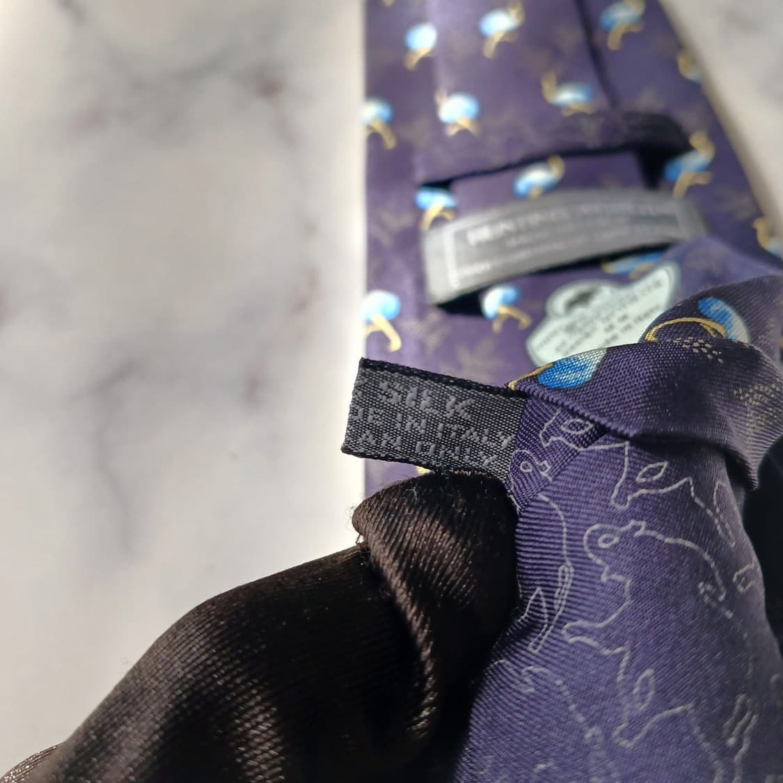 헌팅월드 실크 네이비 타조 패턴 넥타이 10cm A등급 E911
 상품이미지6