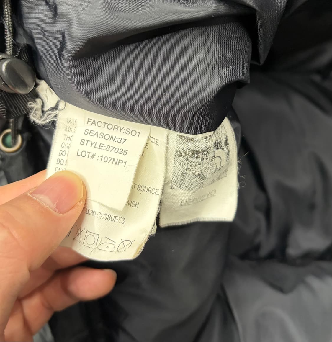 노스페이스 700 해외판 블랙 구형 눕시 구스패딩 상품이미지10