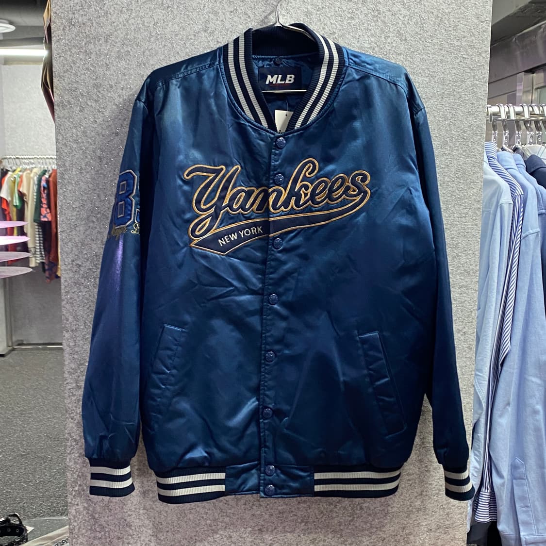 MLB 뉴욕 양키스 빅로고 배색 새틴 자켓 B3013 상품이미지2