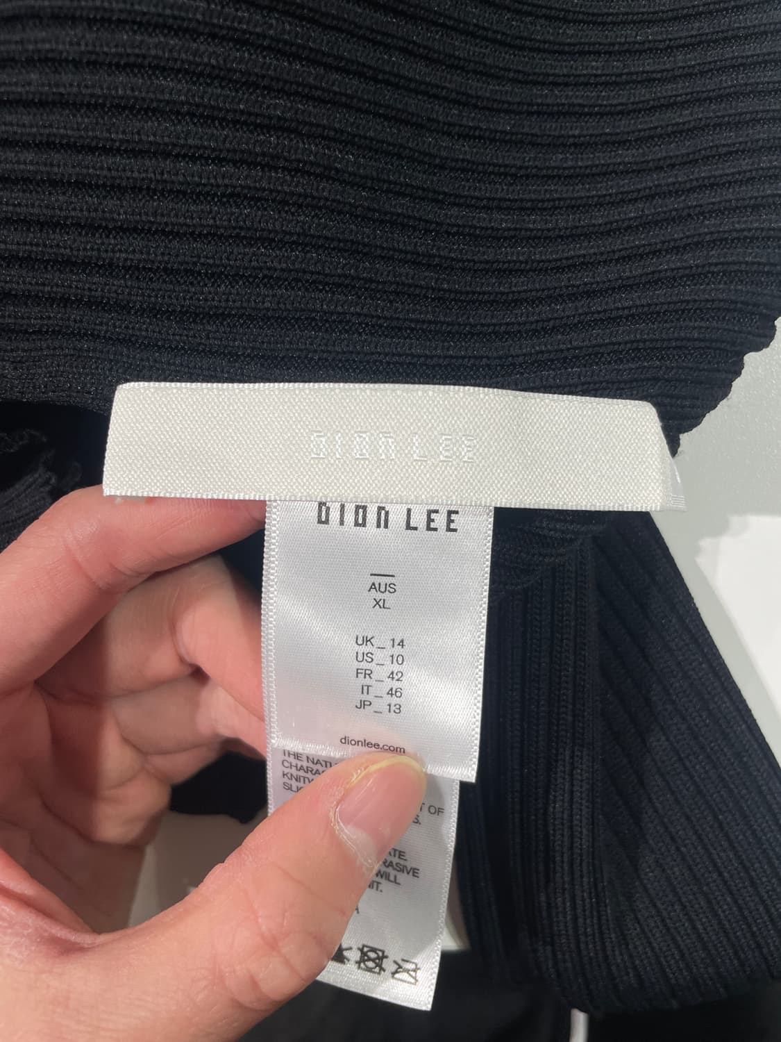 디온 리 블랙 컷 아웃 골지 니트 상품이미지7