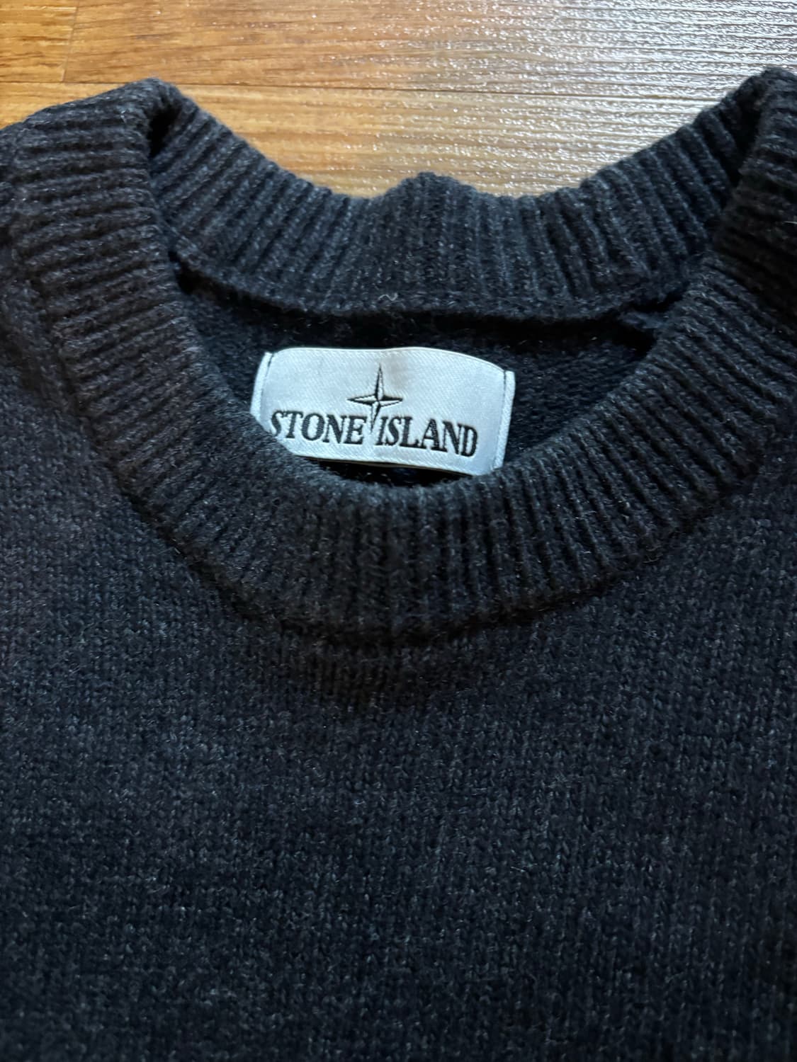 스톤아일랜드 다크 그레이 니트 상품이미지3