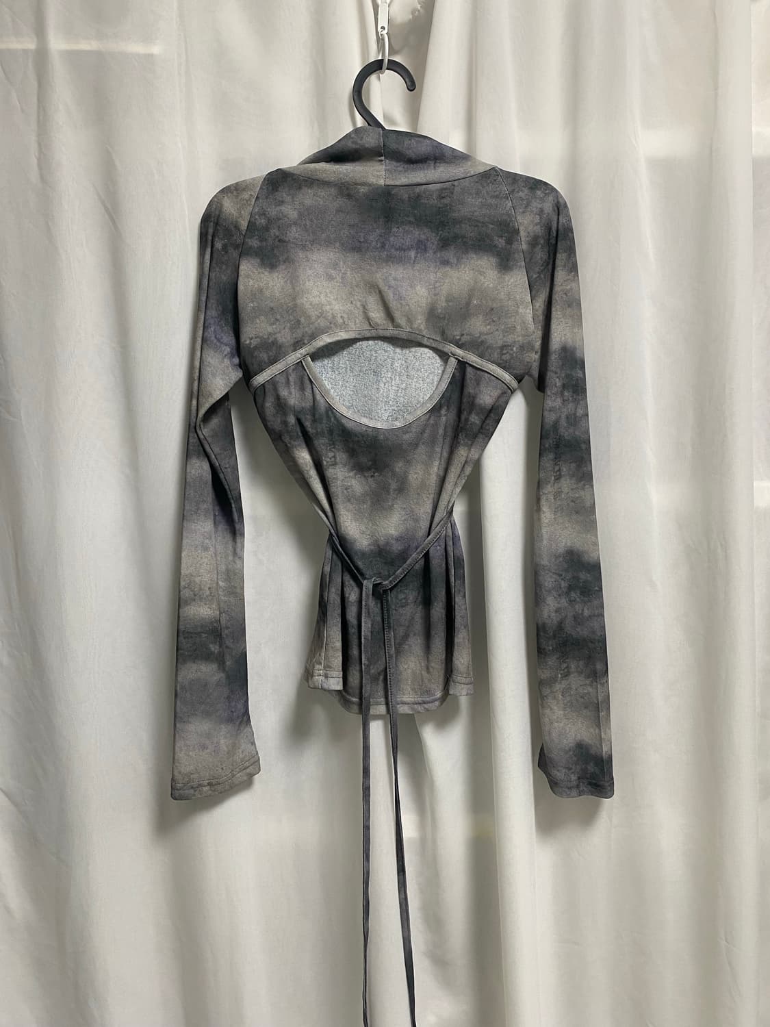 Cut out strap long sleeve 상품이미지2