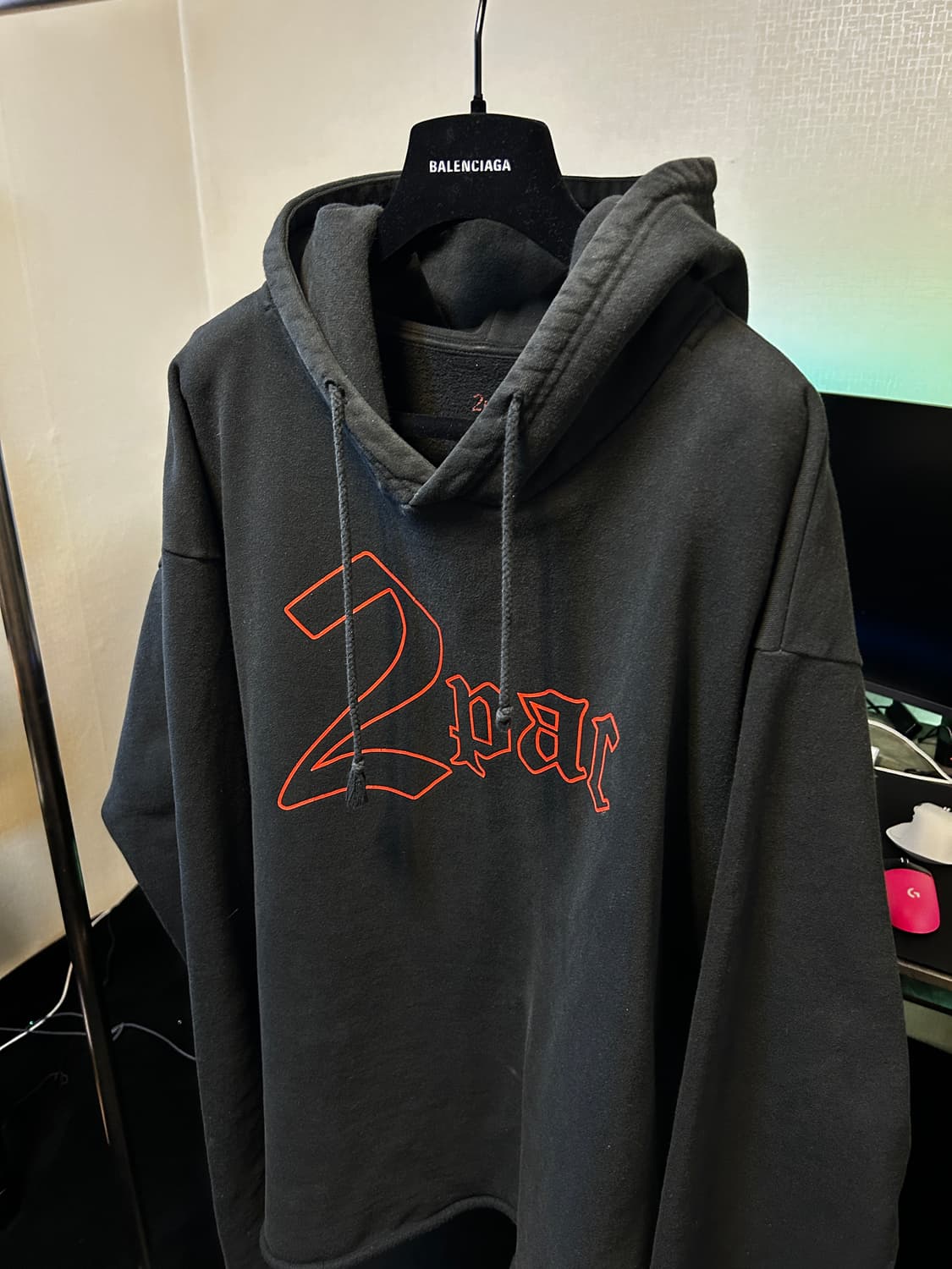 브이론 X 투팍 로고 후드 스웻  상품이미지3