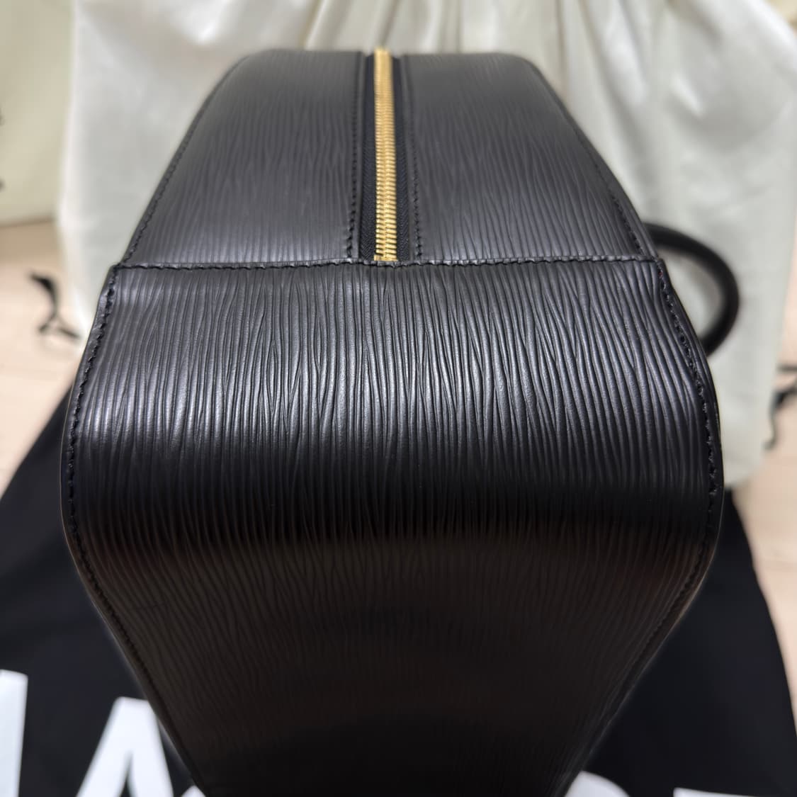 LOUIS VUITTON 루이비통 에삐 토트백 상품이미지8