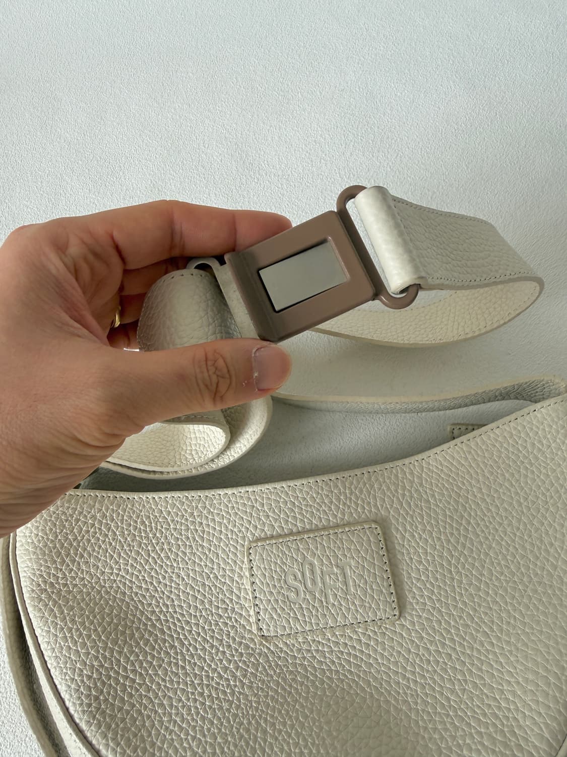 소프트서울(SOFT SEOUL) 레더 크로스백 상품이미지6