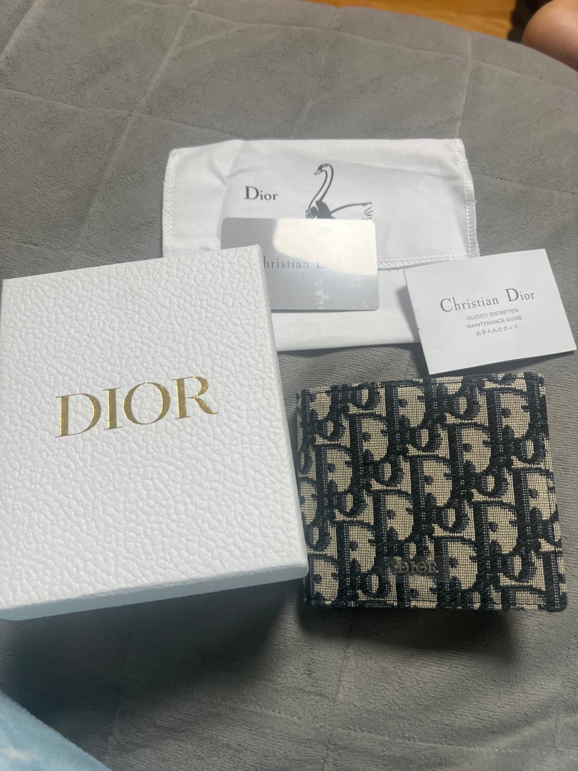 디올지갑 상품이미지1