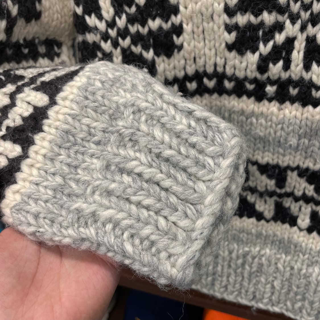 카나타 핸드메이드 캐나다 우드 버튼 울 코위찬 니트 스웨터 상품이미지9