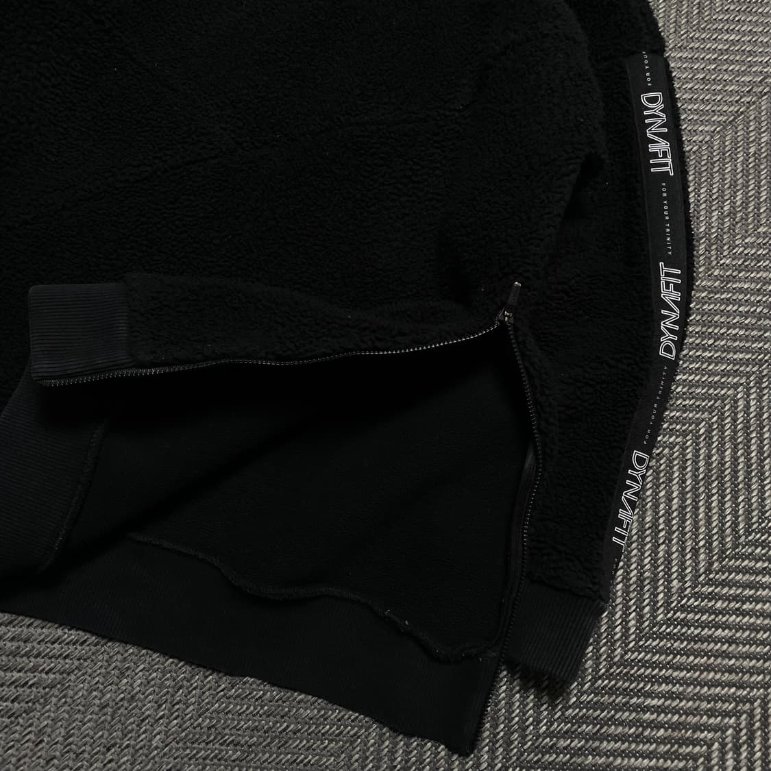 다이나핏 센터로고 블랙 플리스 맨투맨o 5095 상품이미지3